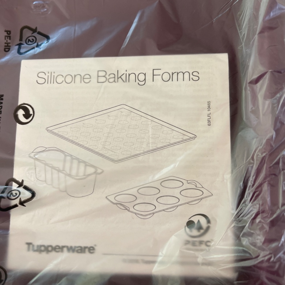 Tupperware silicone rectangle form - Picture 4 of 4